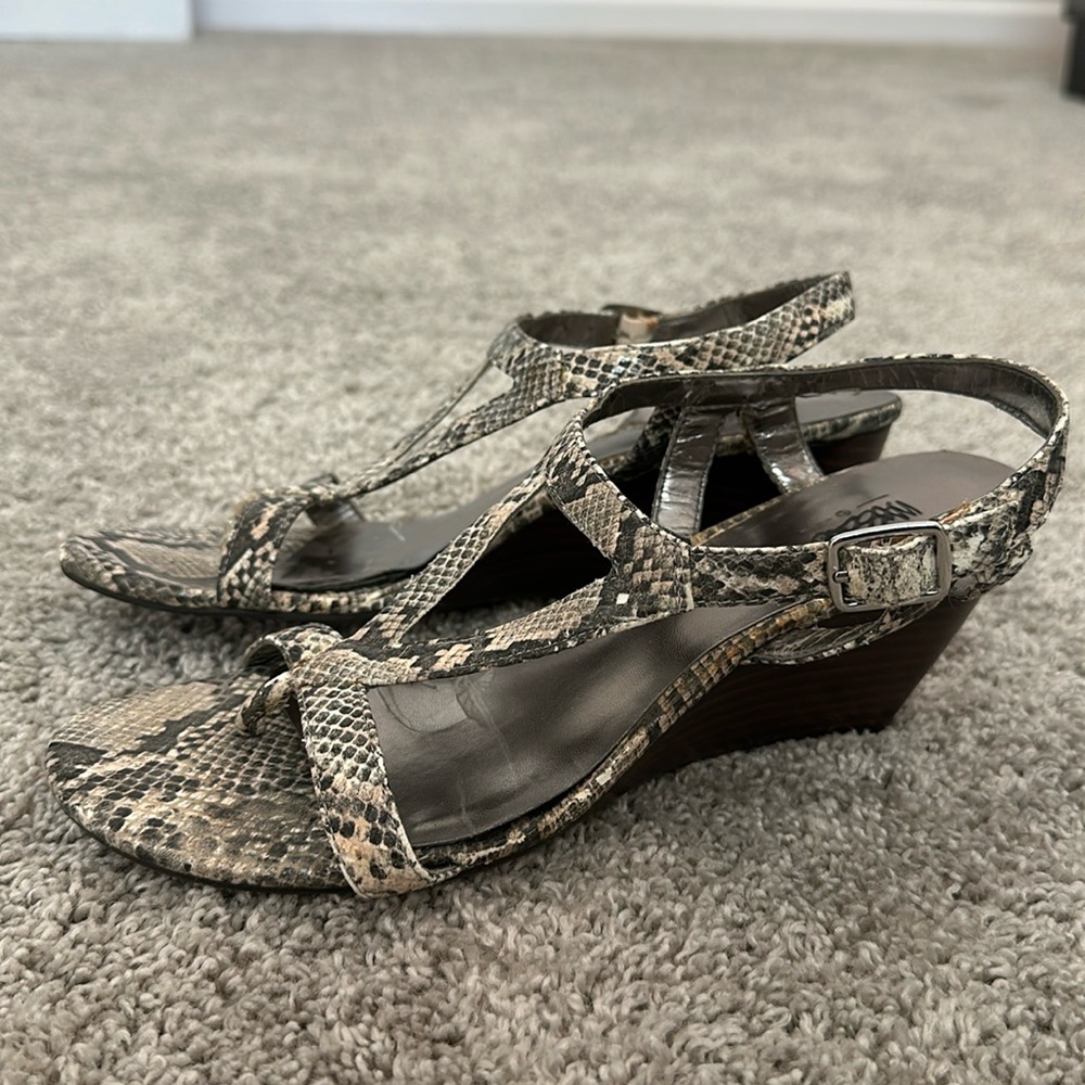 Mossimo snake print wedge sandals size 7
